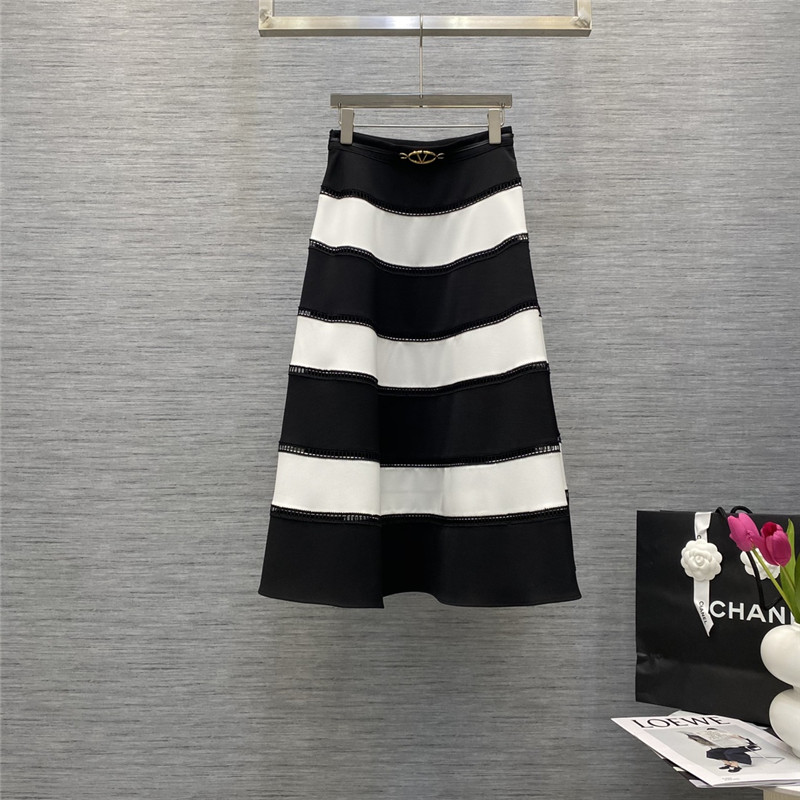 Va1e*ntin0 swing skirt replica clothing sites
