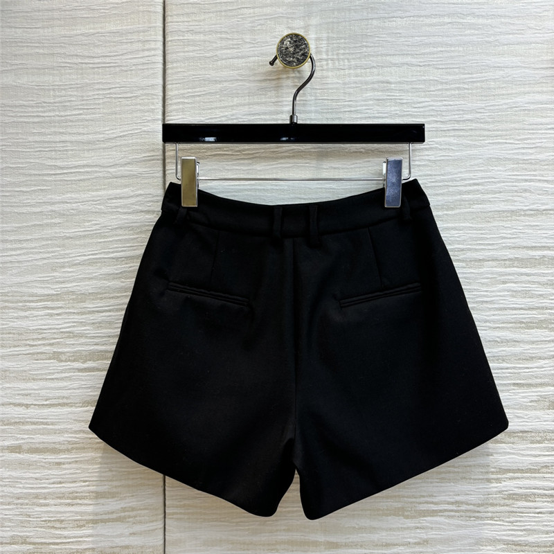 l0vis Vvtt0n lv metal button embellished shorts replicas clothes