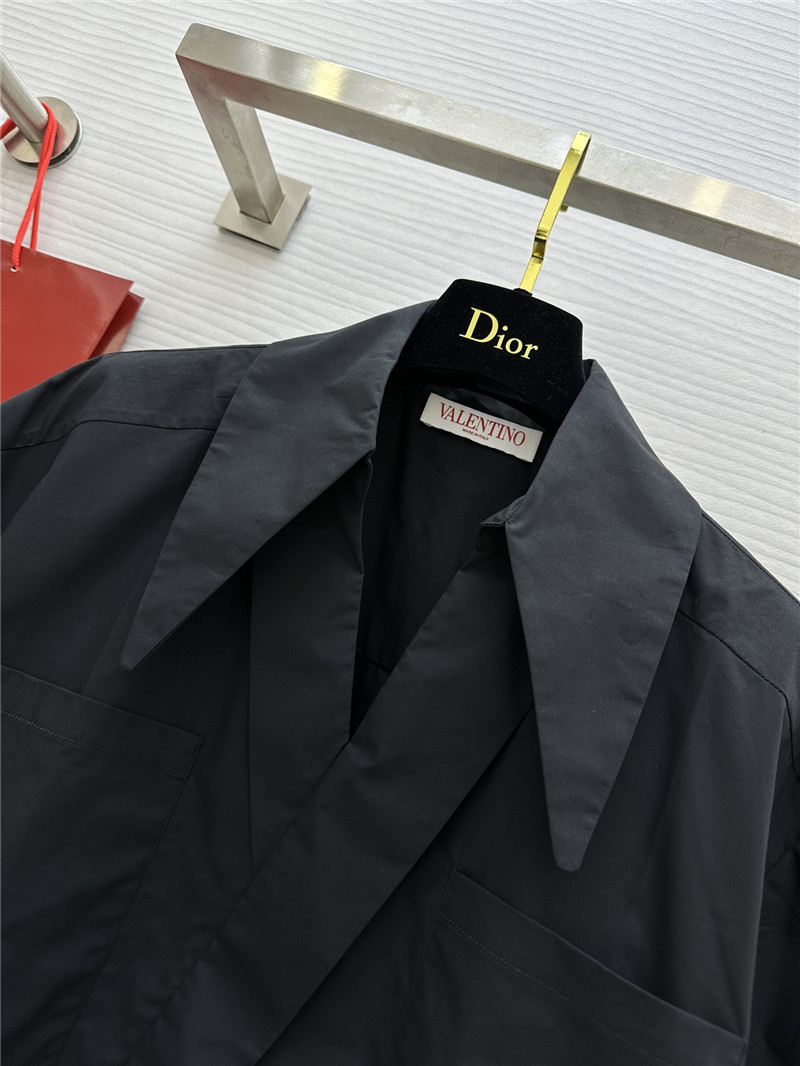 Va1e*ntin0 v-neck design oblique placket shirt replica d&g clothing