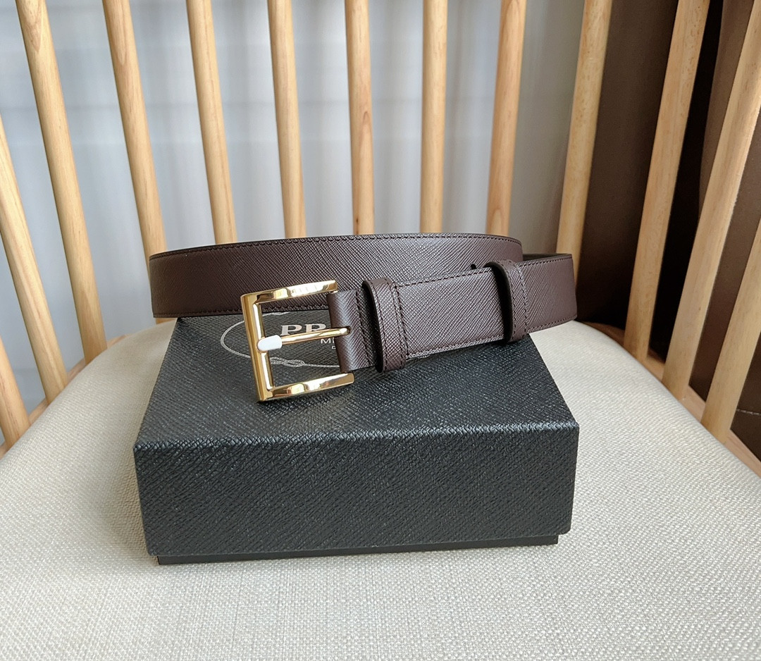 Pra*a triangle logo belt