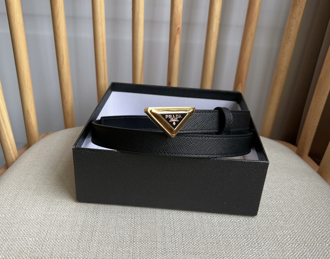 Pra*a triangle logo outline belt