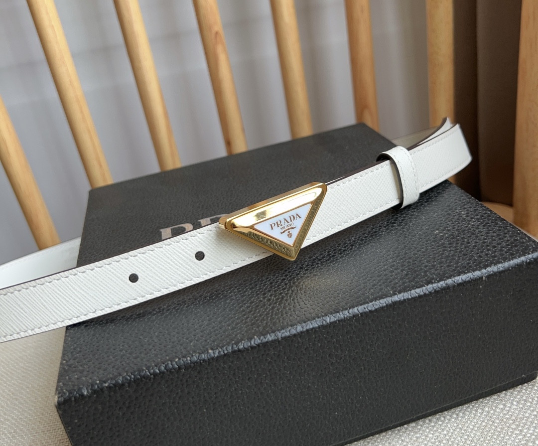 Pra*a triangle logo outline belt