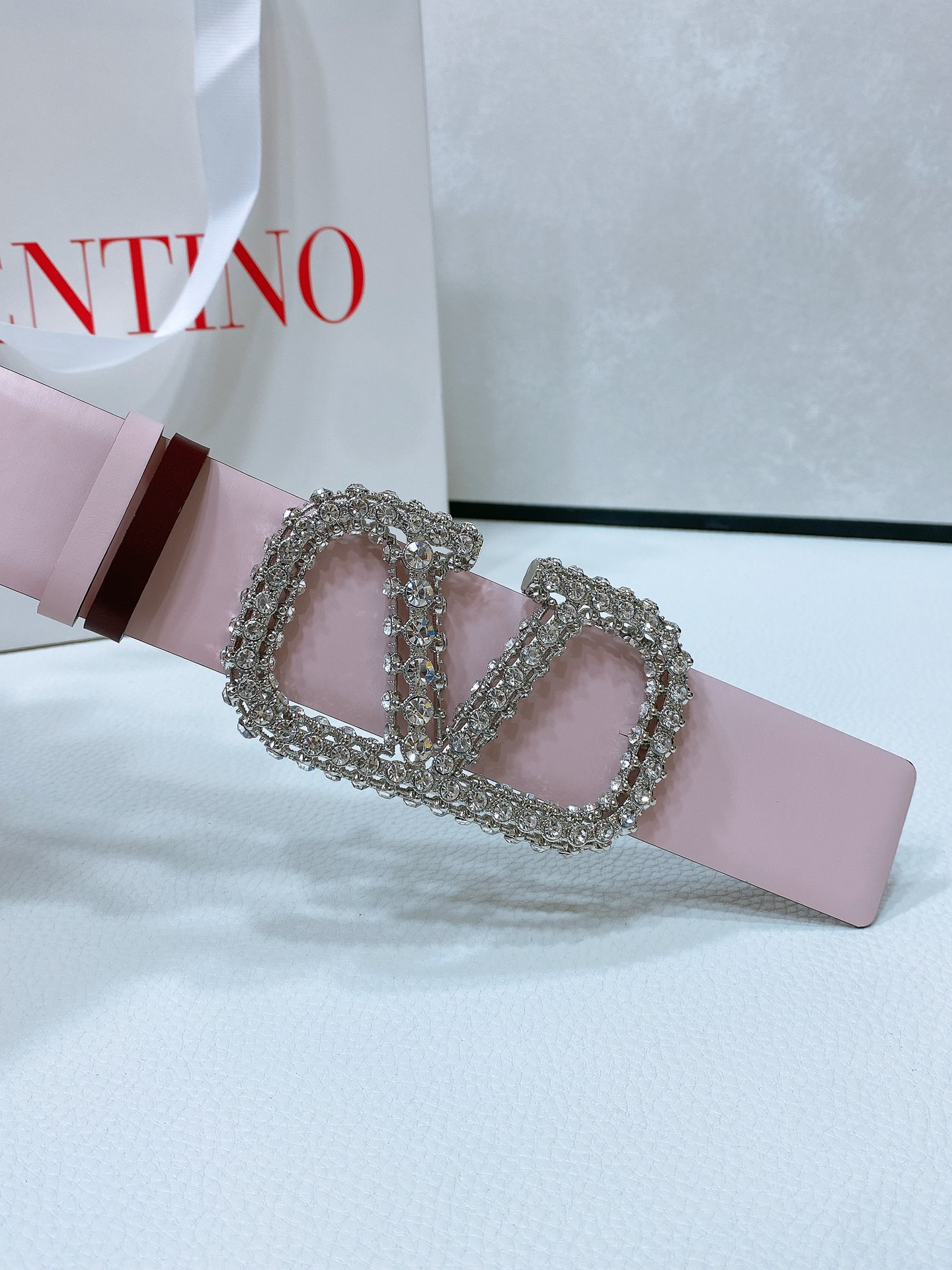 Va1e*ntin0 reversible calfskin belt