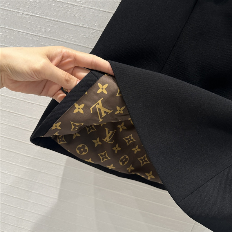 l0vis Vvtt0n lv forged metal button skirt replica d&g clothing