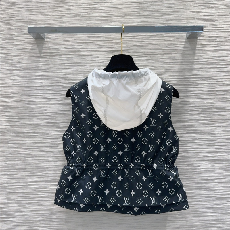 l0vis Vvtt0n lv hooded vest + shorts set replica clothes