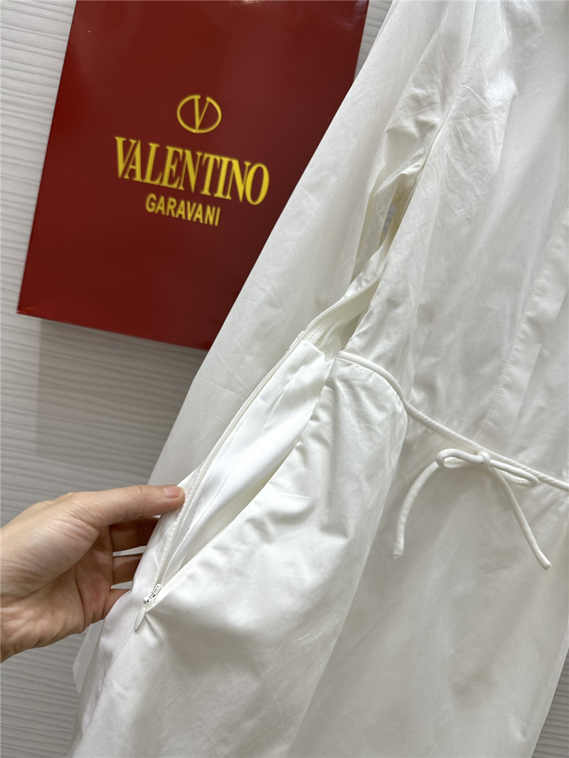 Va1e*ntin0 bow tie dress replica clothing sites
