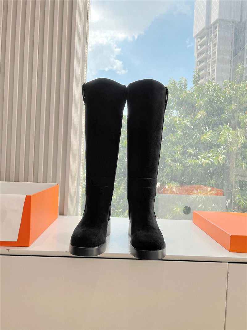H**me5 suede horse boots