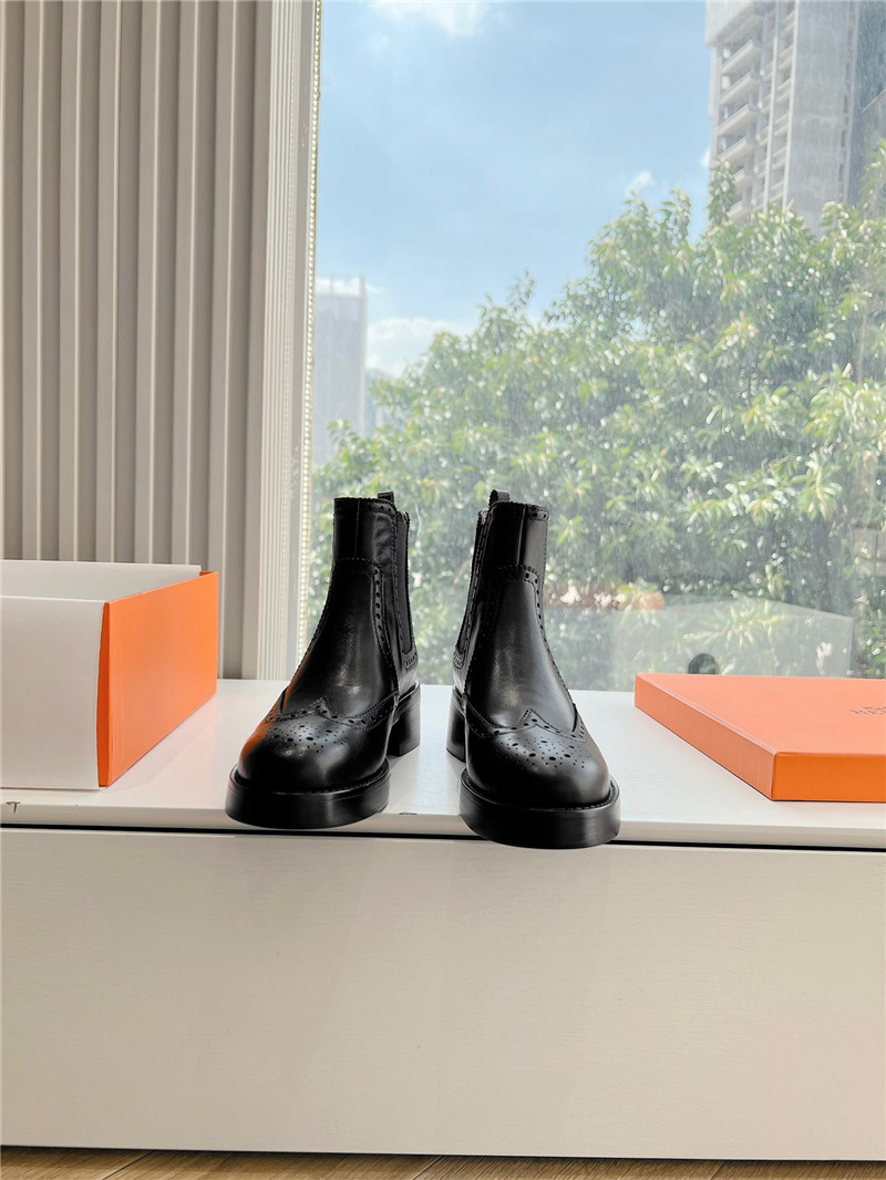 H**me5 ebony chelsea boots