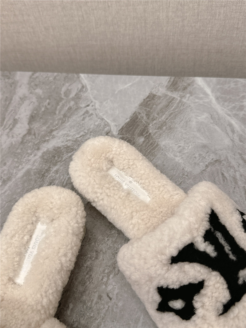 l0vis Vvtt0n paseo shearling comfort mule in white
