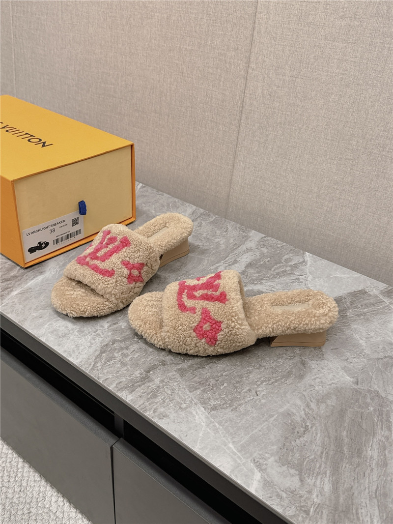 l0vis Vvtt0n paseo shearling comfort mule in ecru