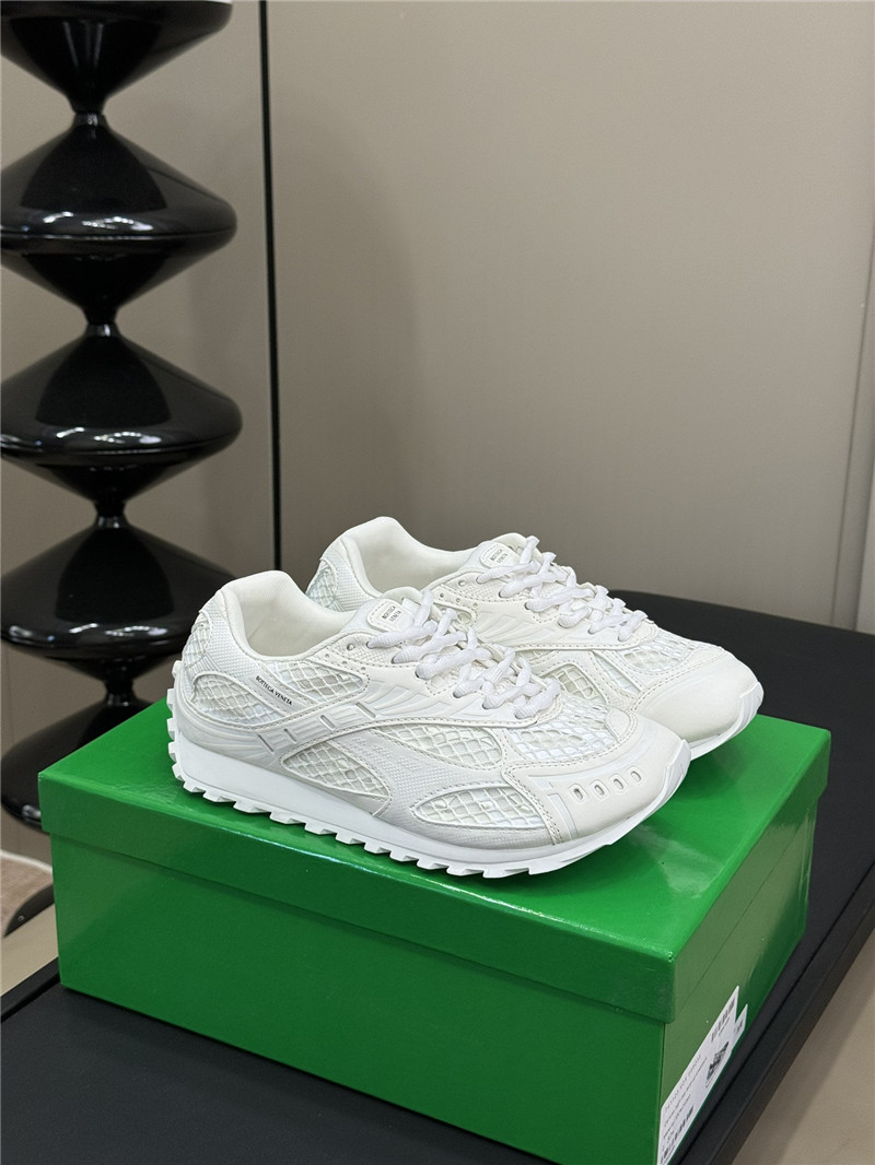 b0tt*ga Ven*ta orbit sneakers white
