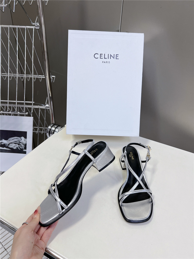 Ce1i*e cuir triomphe silver lambskin flat sandals