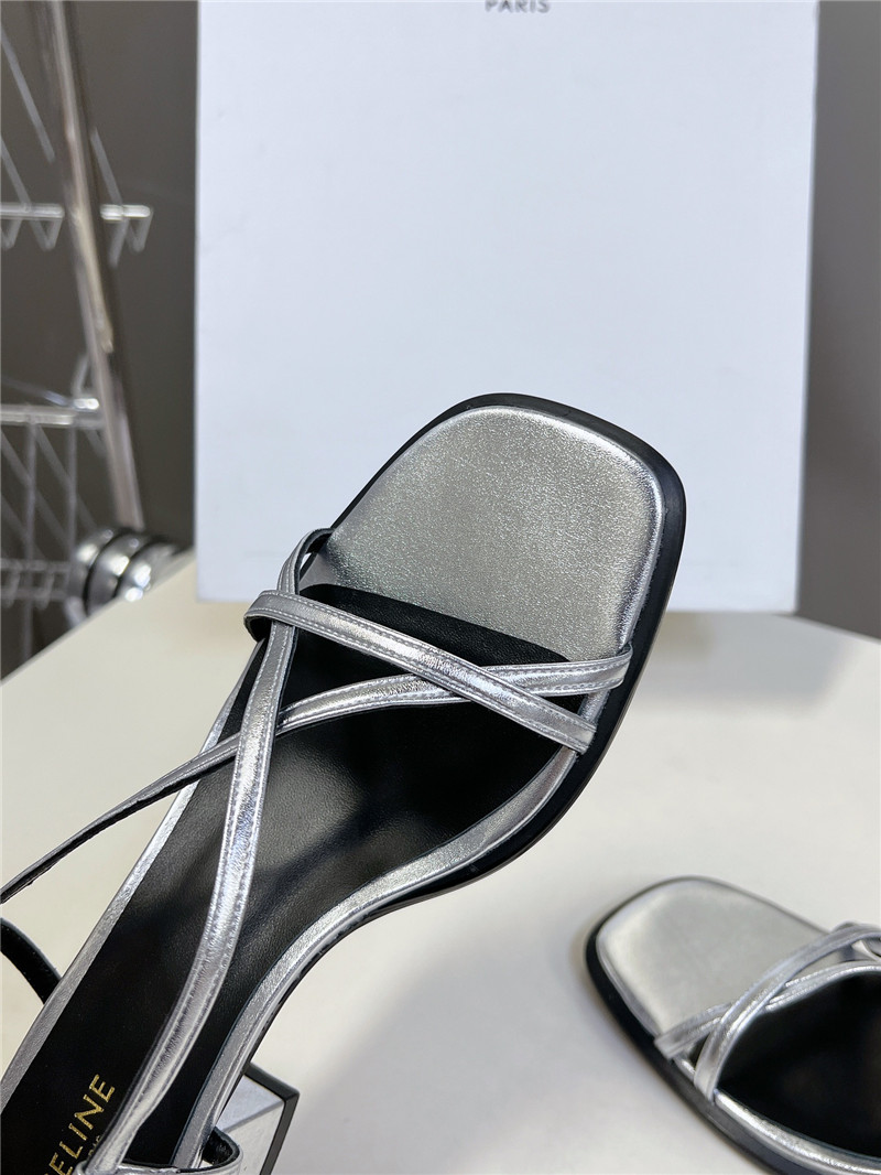 Ce1i*e cuir triomphe silver lambskin flat sandals