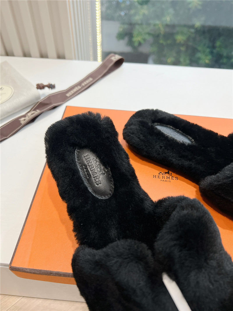 H**me5 shearling h cut-out izmir sandal black