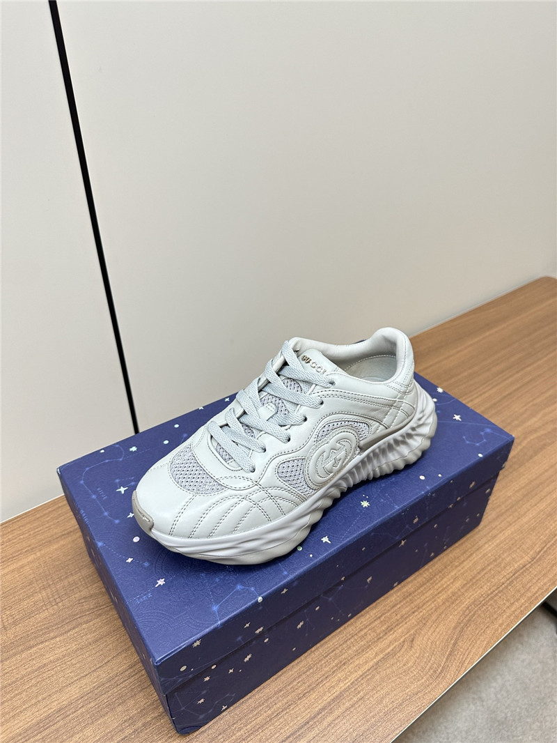 Gvc*1 gray chunky sneakers