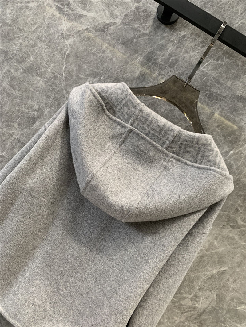 Va1e*ntin0 v-neck cropped knitted cardigan replica d&g clothing