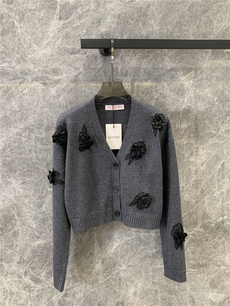 Va1e*ntin0 v-neck cropped knitted cardigan replica d&g clothing