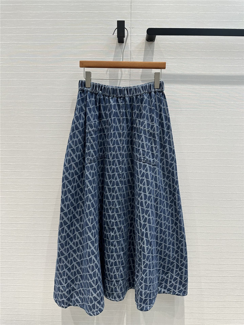 Va1e*ntin0 v jacquard denim long skirt replica clothing