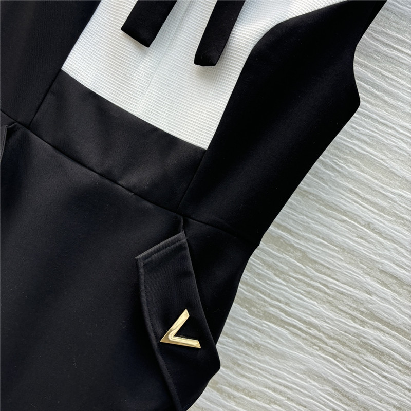 Va1e*ntin0 sleeveless dress replica clothing sites
