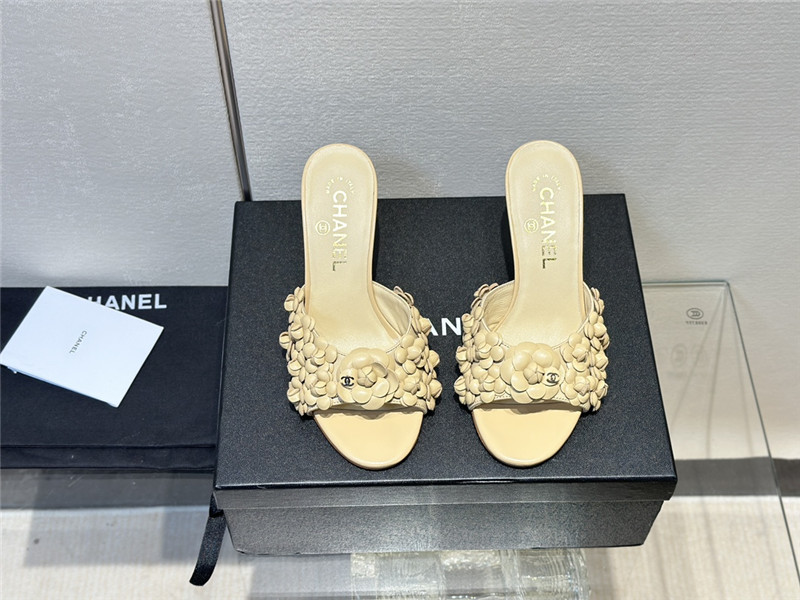 Ch**el camellia heel mules beige leather