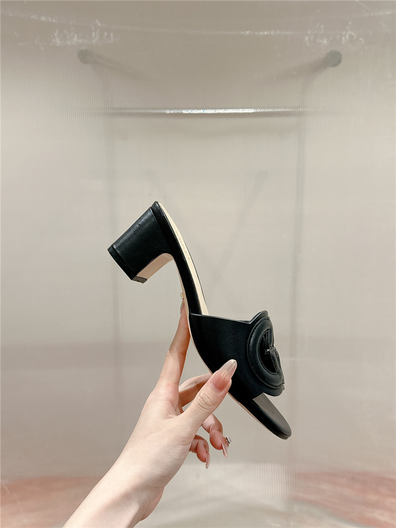 Gvc*1 interlocking g black mid-heel slide sandals
