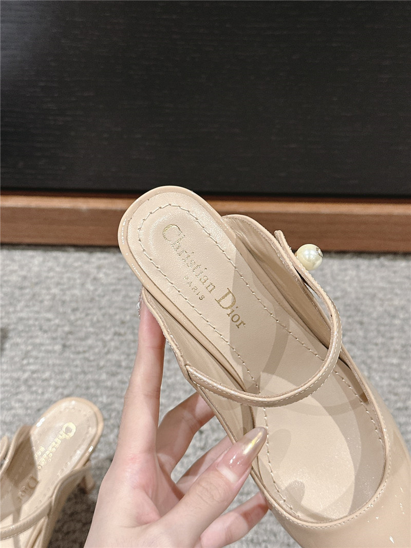 D10r capture heeled mules nude patent