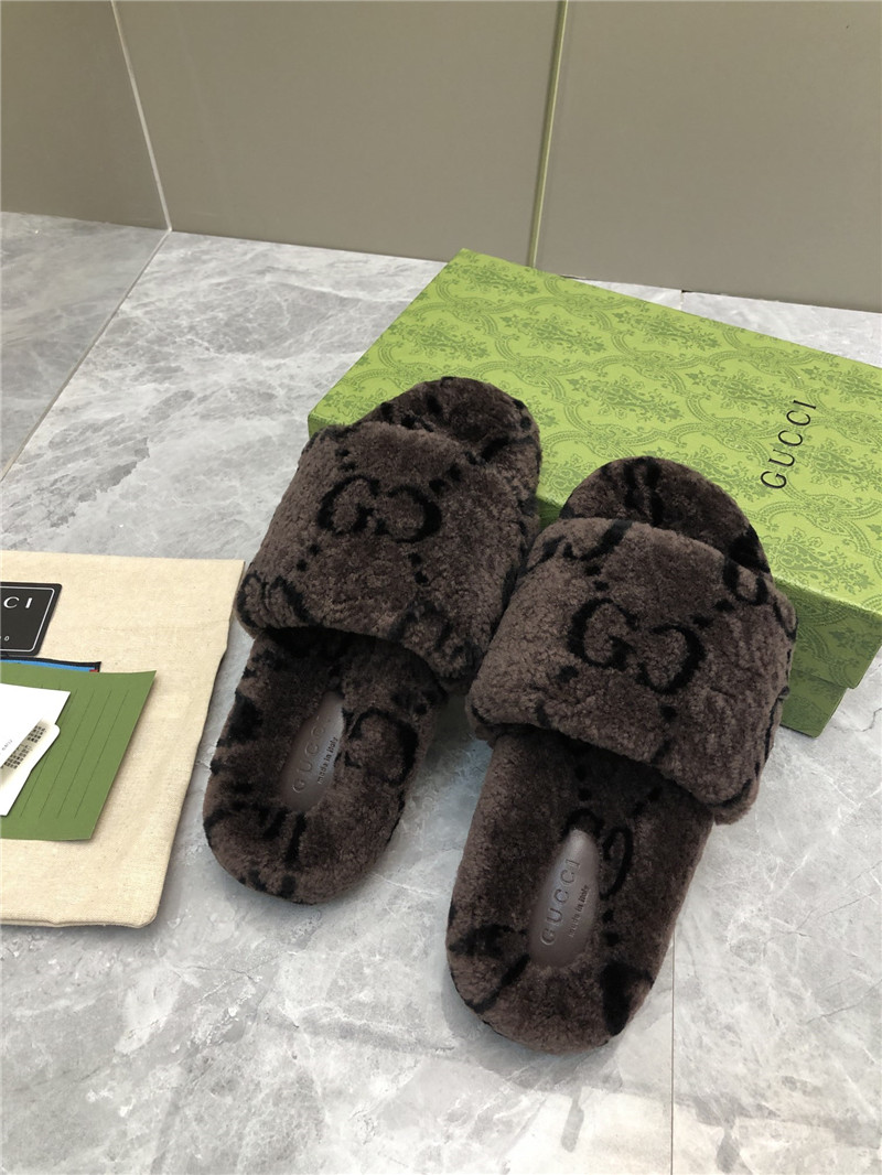 Gvc*1 monogram motif shearling slides brown