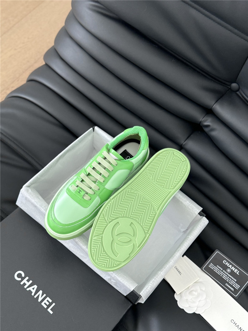 Ch**el green logo low top sneakers