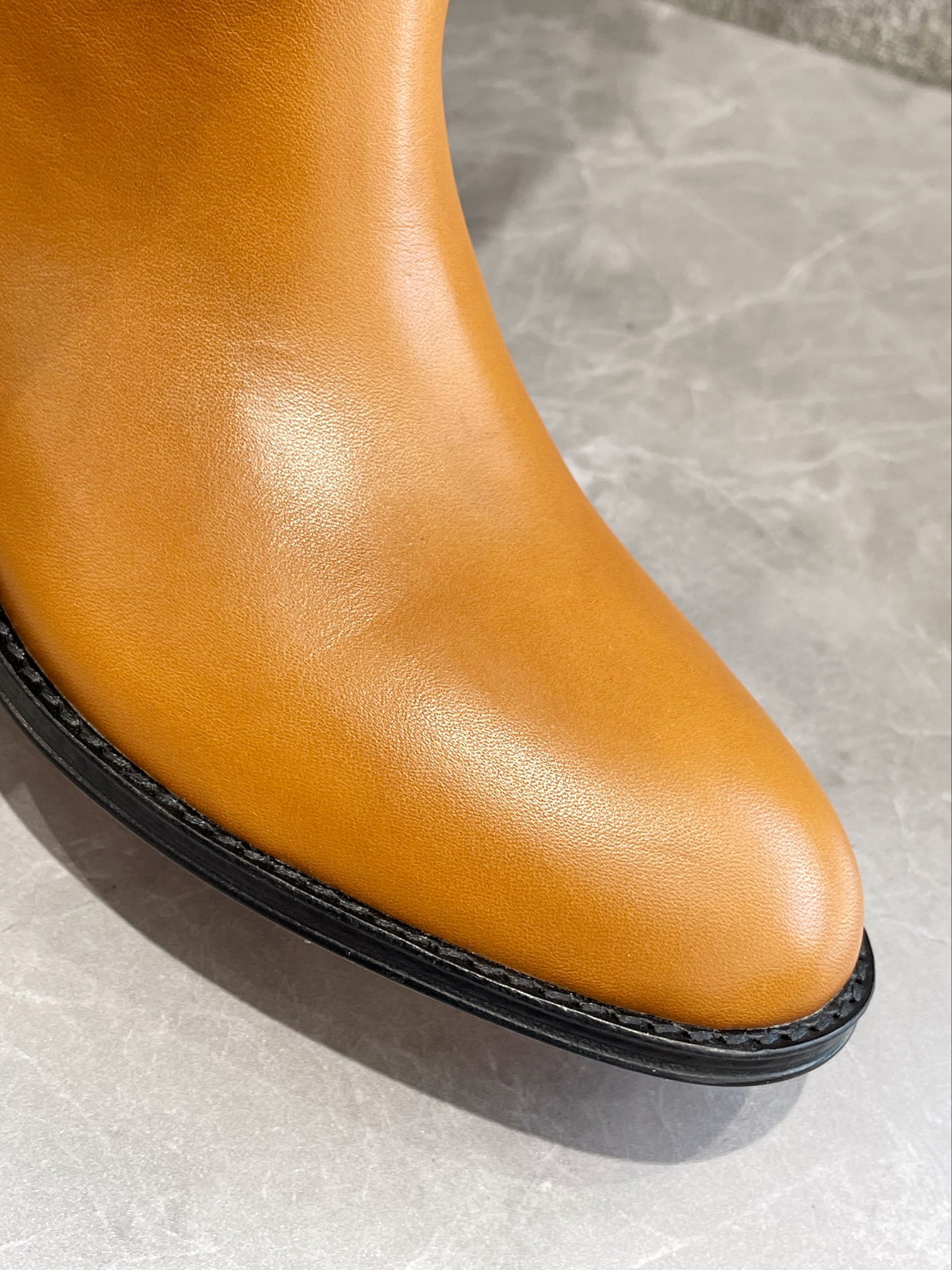 H**me5 brown calfskin jumping boot