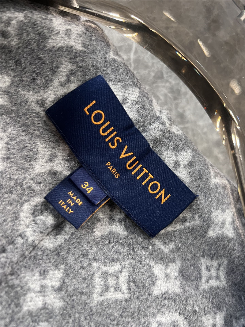 l0vis Vvtt0n lv hooded short coat replica clothes
