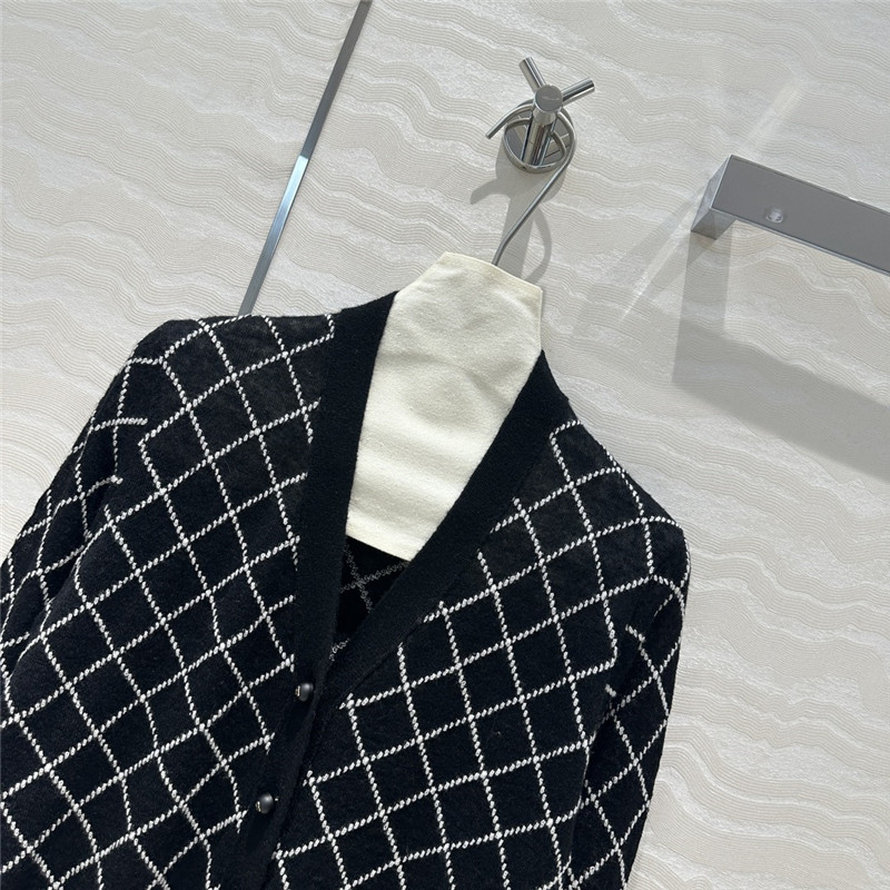 D10r knitted v-neck small cardigan replica clothing sites