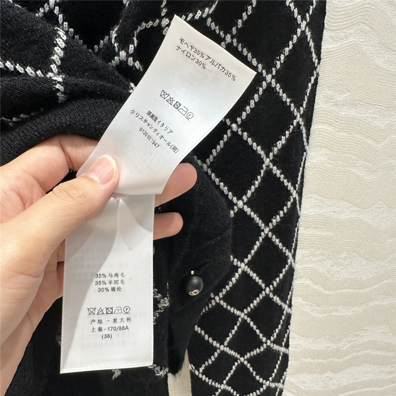 D10r knitted v-neck small cardigan replica clothing sites