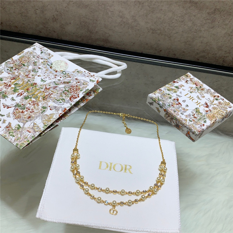 D10r pearl crystal cd necklace
