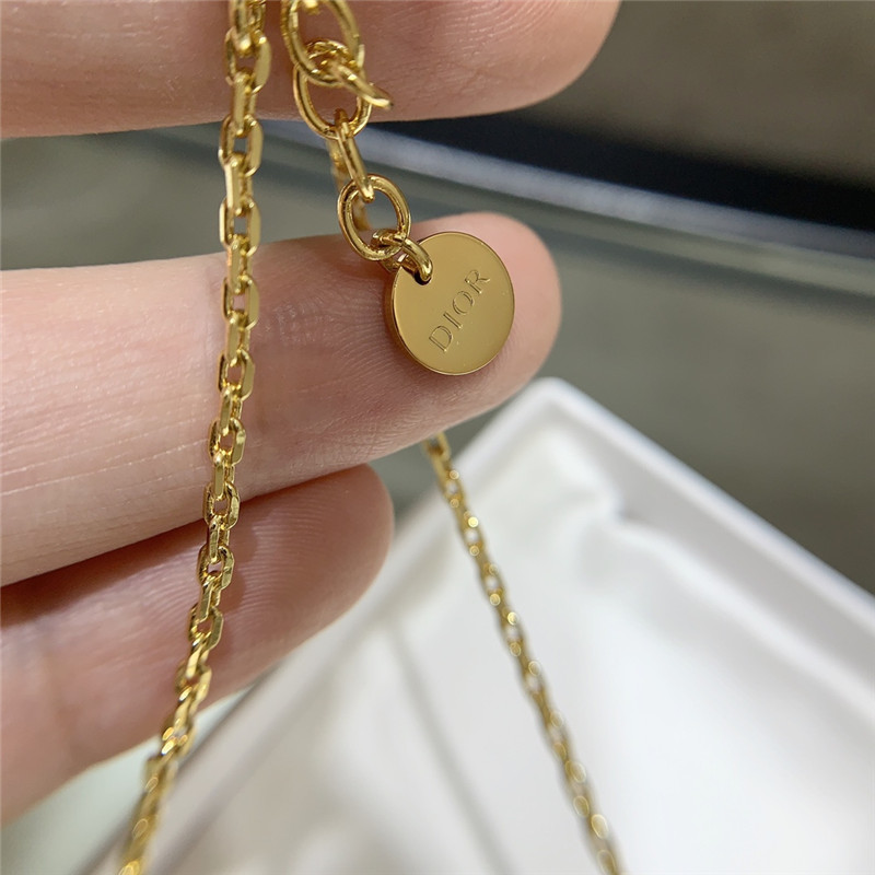 D10r pearl crystal cd necklace