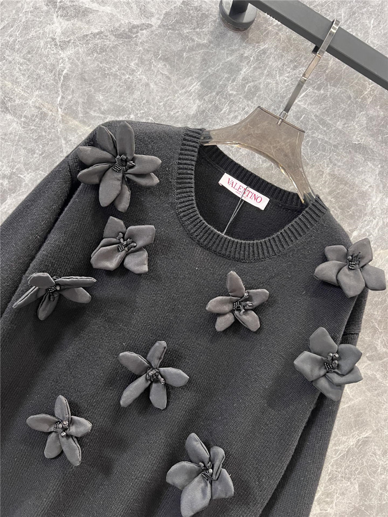 Va1e*ntin0 embroidered wool sweater replica d&g clothing
