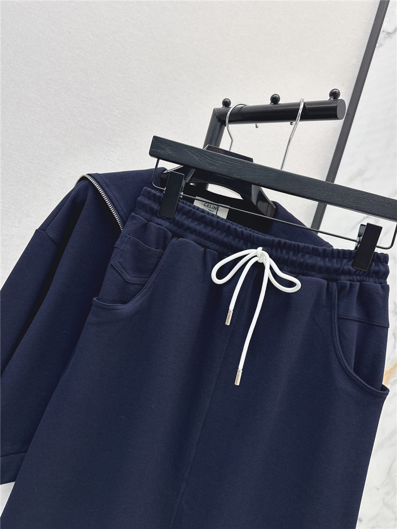 Ce1i*e exquisite leisure suit replica clothing sites