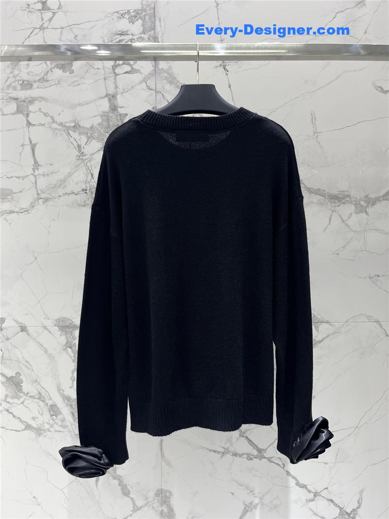 Va1e*ntin0 rose inlay wool sweater replica clothing sites