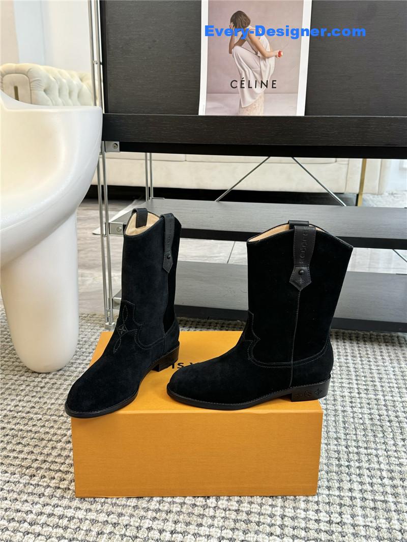 l0vis Vvtt0n lv rider boot in suede