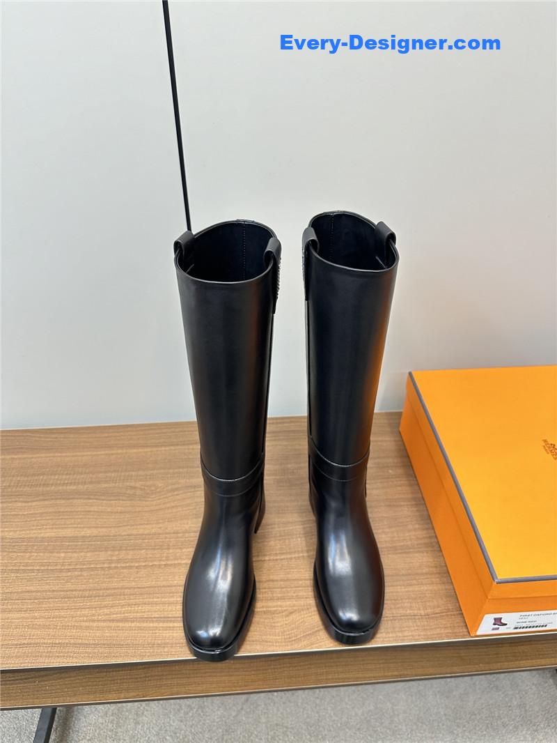 H**me5 horse boot in black