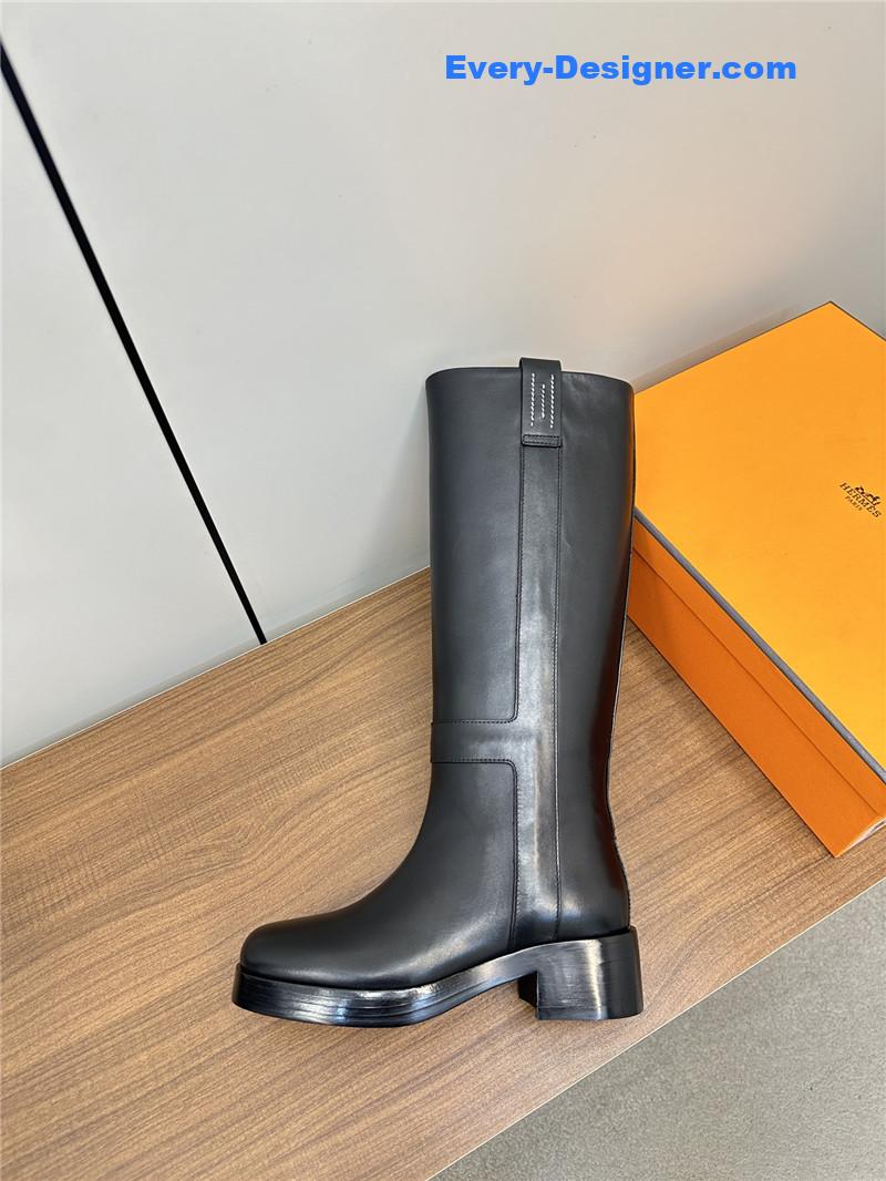 H**me5 horse boot in black
