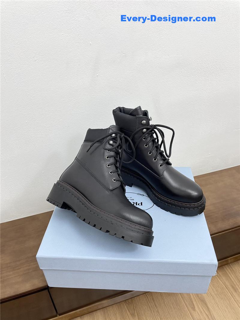 Pra*a leather work boots in black