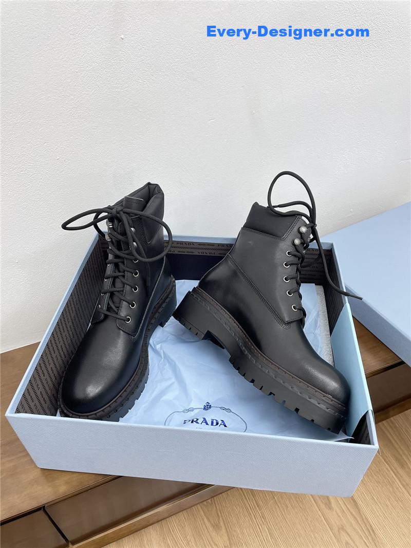 Pra*a leather work boots in black