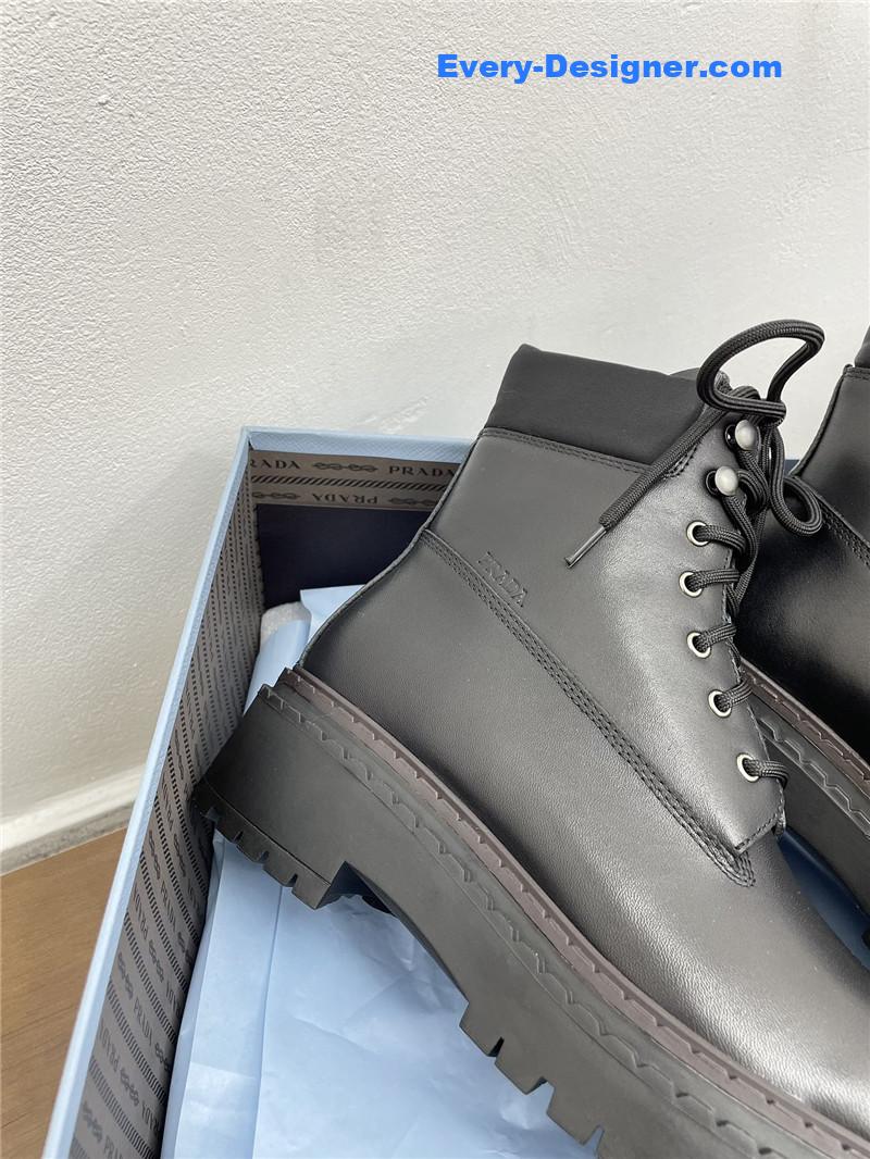 Pra*a leather work boots in black
