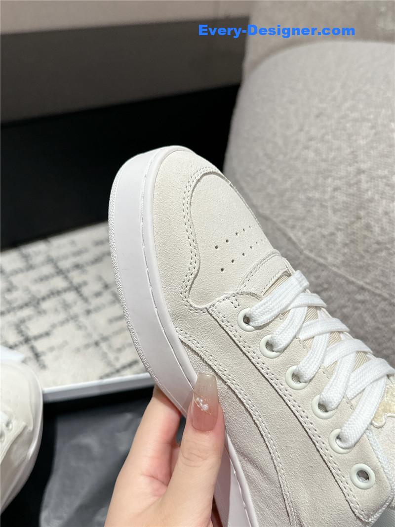 Ce1i*e suede huntington low lace-up sneakers