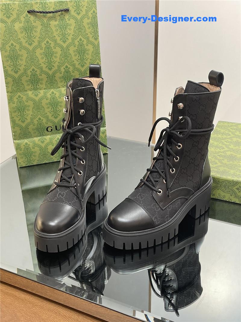 Gvc*1 gg logo quilted combat boots in black