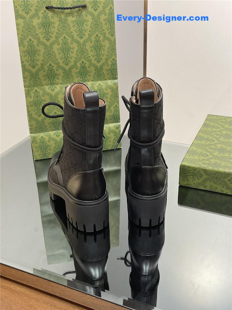 Gvc*1 gg logo quilted combat boots in black