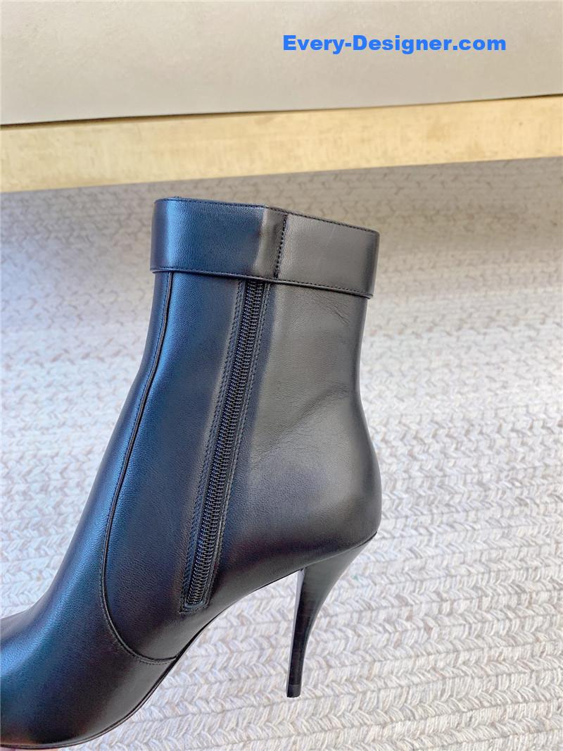 Sa1nt Lau*nt black belt detailed leather boot