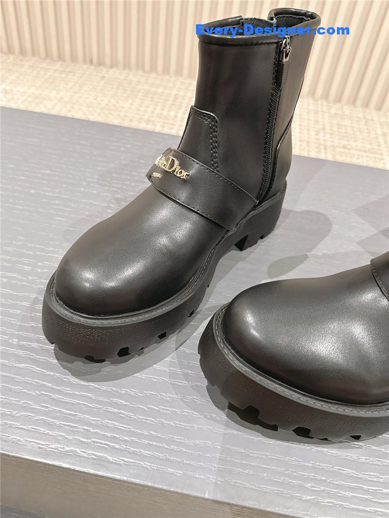 D10r d-quest black calfskin ankle boot