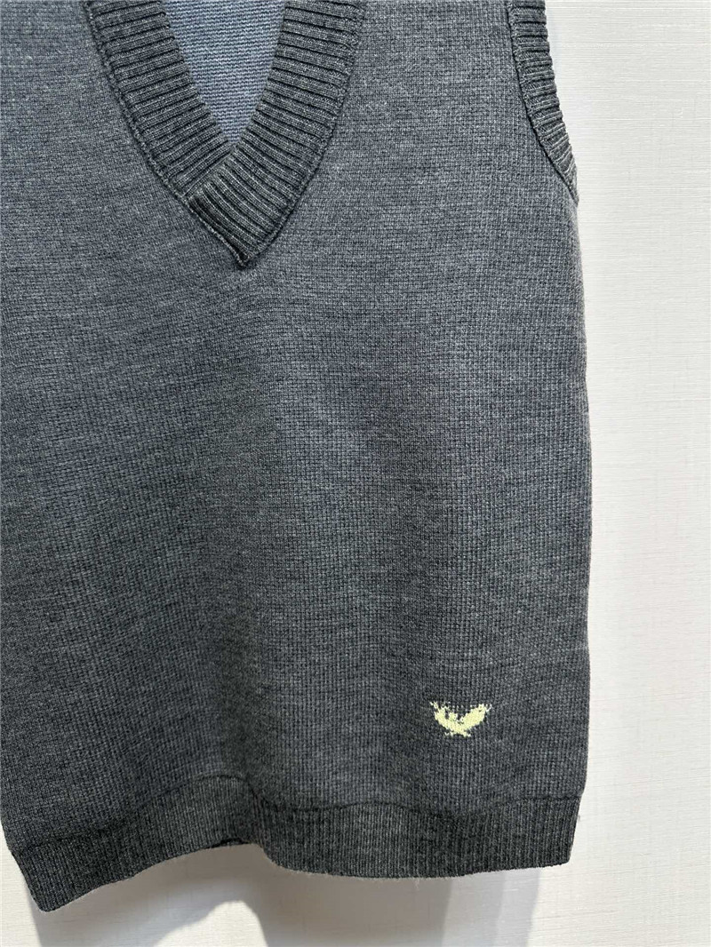 b0tt*ga Ven*ta grey v-neck vest replica clothing sites