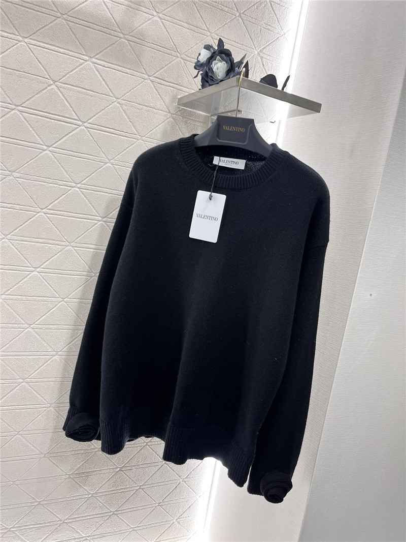 Va1e*ntin0 rose-appliqué cuffs knit sweater black